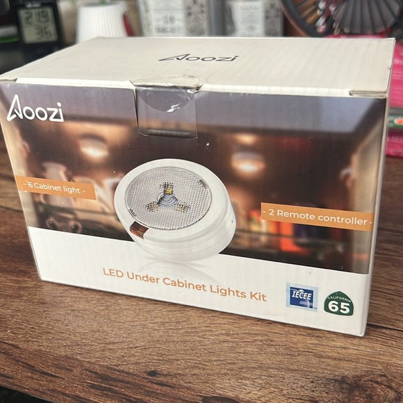 Cabinet or Closet Lights - Picture 3 of 4